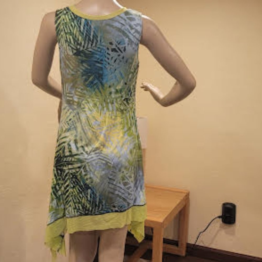 Cupio wome's sleeveless soft light weight striking tropical pattern - Small - Picture 5 of 8